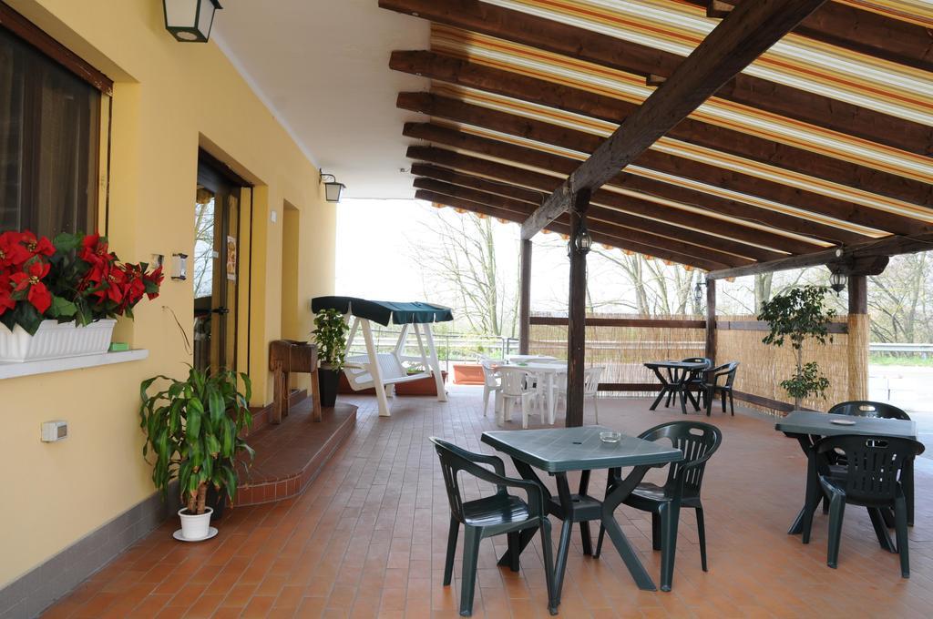 Locanda Al Cavaliere Молинела Екстериор снимка
