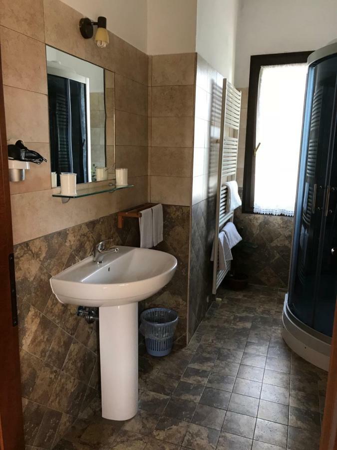 Locanda Al Cavaliere Молинела Екстериор снимка